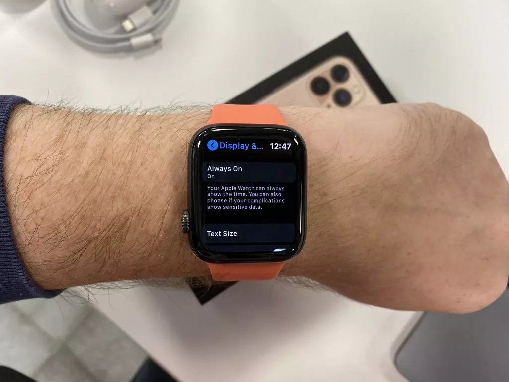 كيفية إيقاف خاصية Always-on Display فى ساعة Apple Watch Series 5