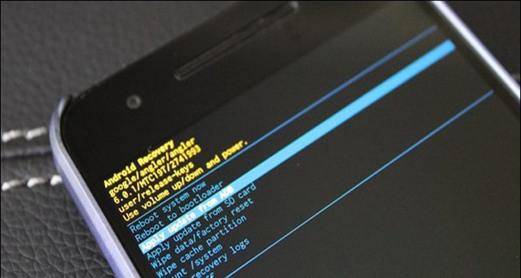 كيفية ترقية جهاز Nexus يدويًا باستخدام Sidgeoad ADB